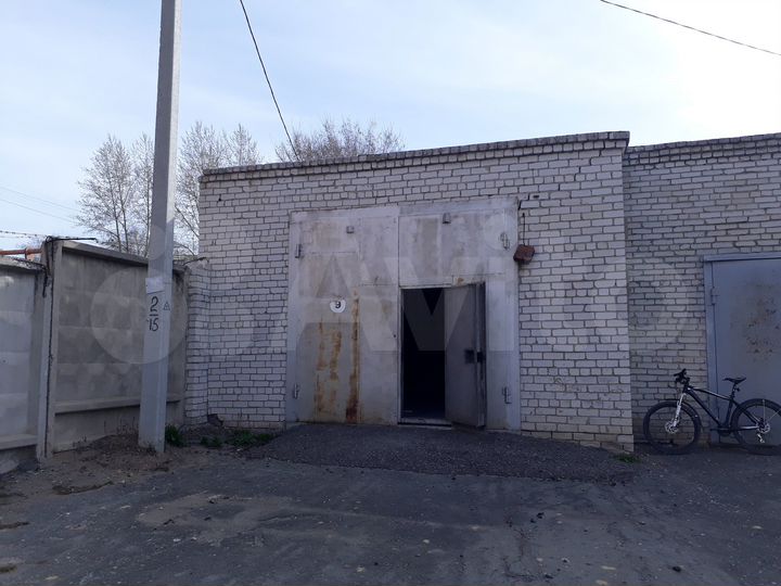 Гараж, > 30 м²