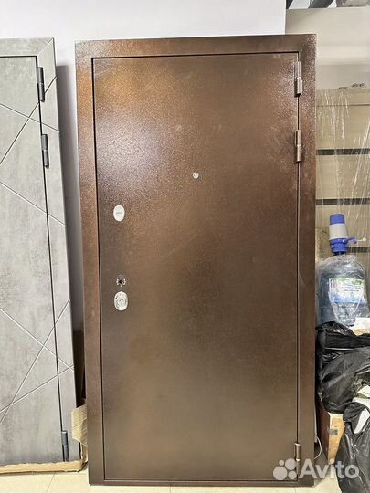 Дверь входная металлическая уличная