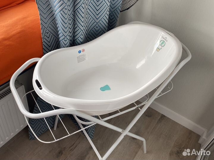 Детская ванночка для купания с подставкой