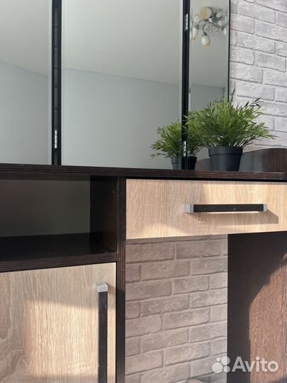 Трельяж с зеркалом туалетный столик