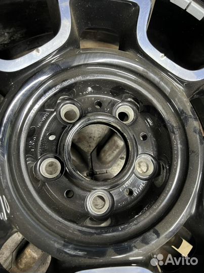 Диск Rolls Royce black badge r21 с повреждением