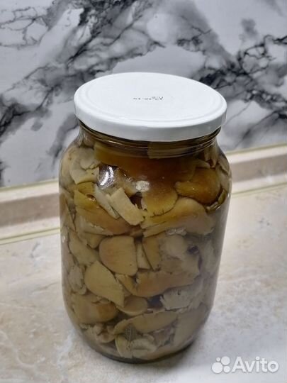 Грибы маринованные, кабачковая икра