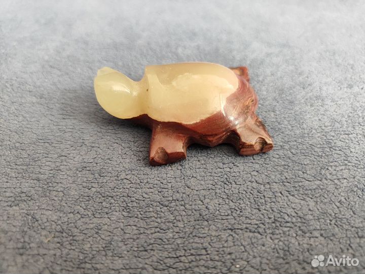 Фигурка черепаха из оникса