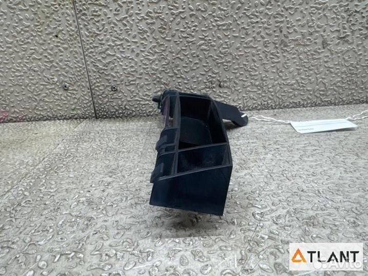 Крепеж бампера передняя левая honda edix