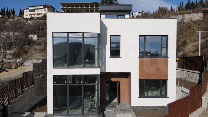 Дом 245 м² на участке 4,5 сот.