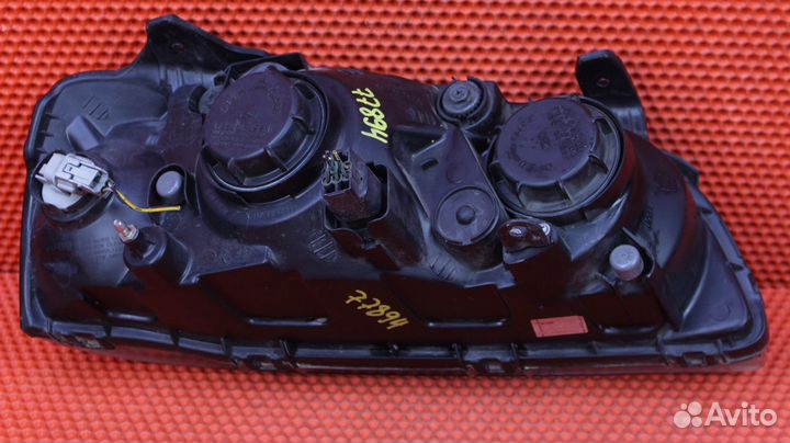 Фара левая Hyundai Elantra XD D4EA 92101-2D590