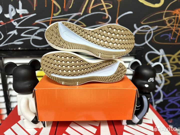 Кроссовки женские Nike