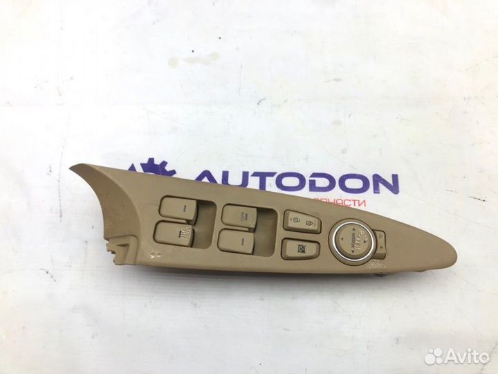 Блок управления стеклоподъемниками Hyundai Sonata