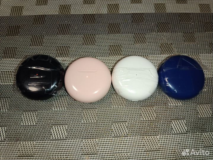 Беспроводные bluetooth наушники TWS белые и черные