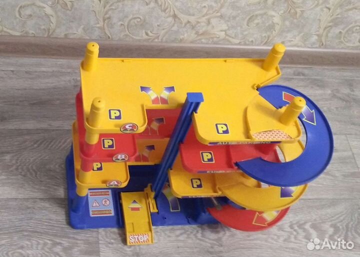 Парковка Полесье