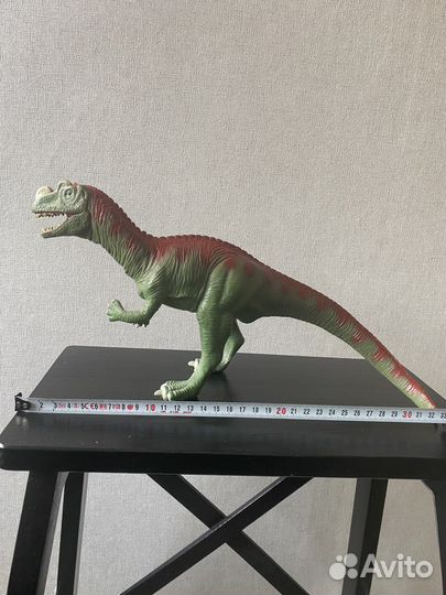 Фигурка динозавра