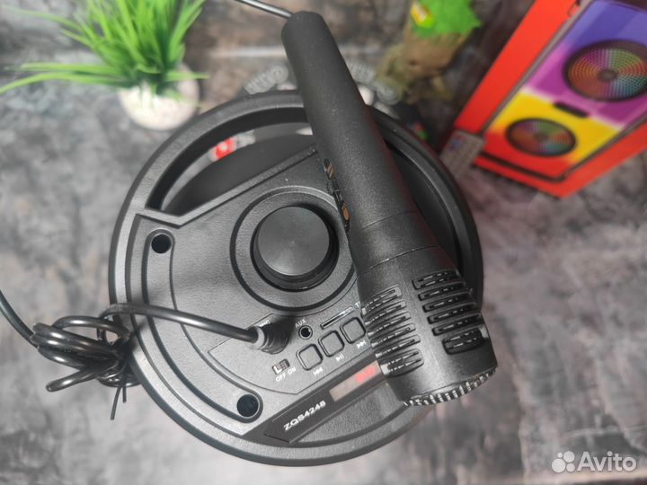 Колонка 42см с микрофоном, светомузыка, новая