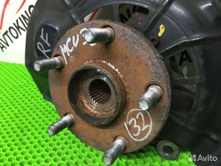 Ступица передняя правая Toyota Harrier MCU35