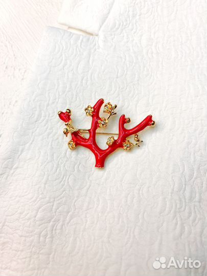 Брошь 