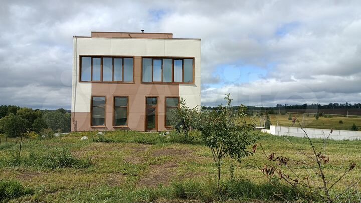 Дом 432 м² на участке 1,5 га