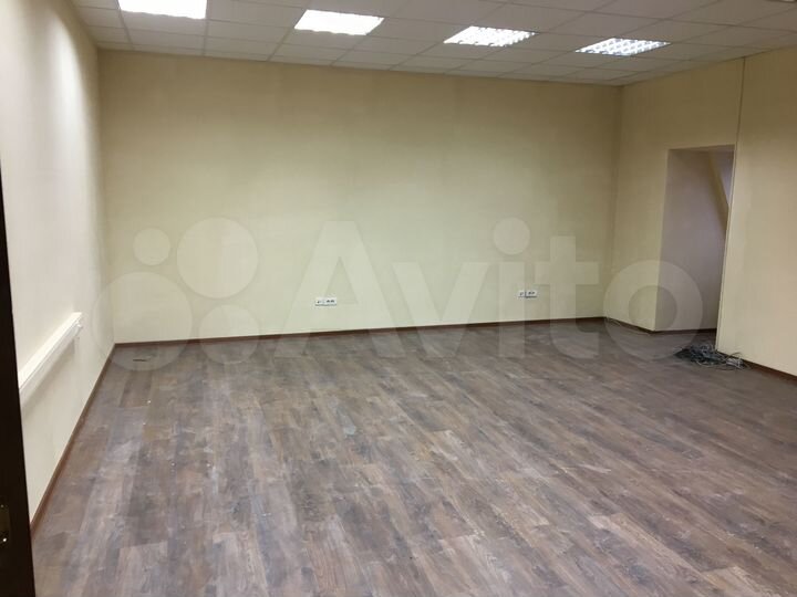 Офис, 637 м²