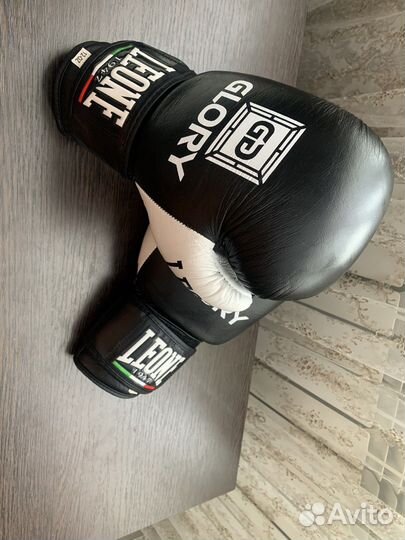 Боксерские перчатки leone glory