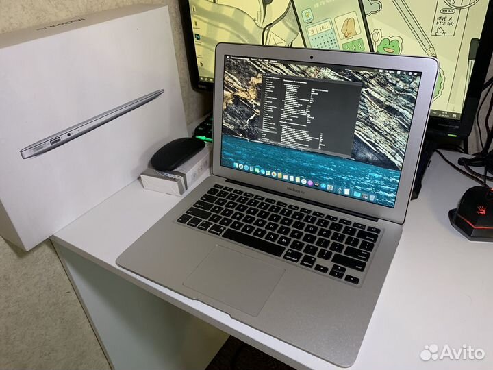 MacBook Air 13 / intel i5, SSD, полный комплект