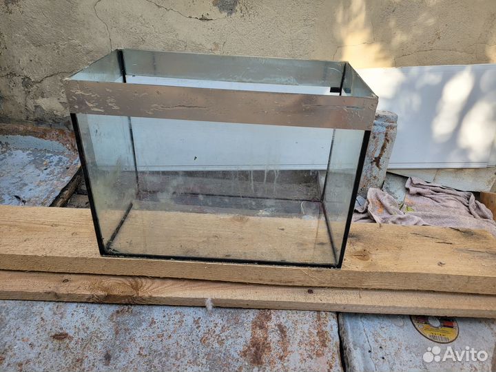 Отдам бесплатно 2 аквариума