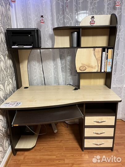 Компьютерный стол