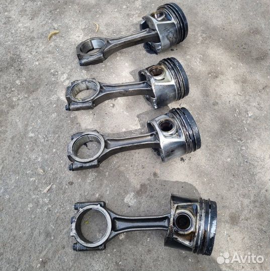 Поршень с шатуном Volkswagen / Skoda / Audi