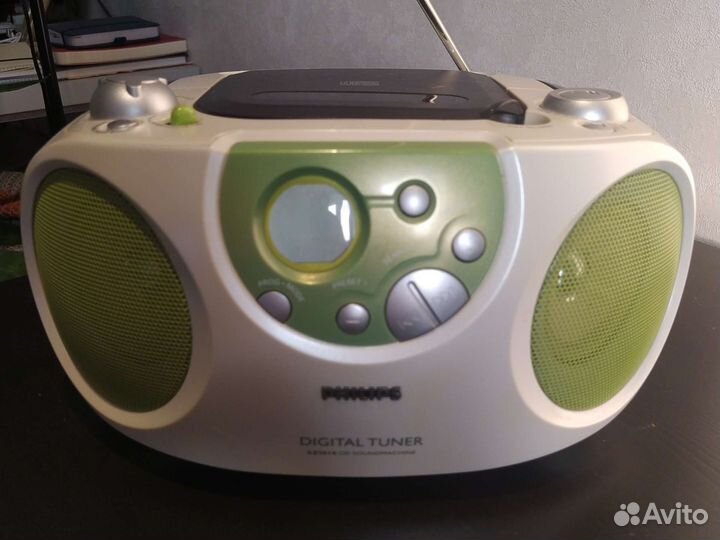 CD проигрыватель Philips digital tuner AZ3010