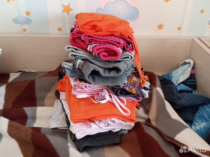 Отдам вещи на девочку 2-3года