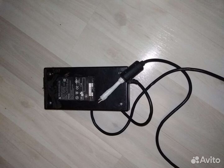 Блок питания, адаптер для ноутбука