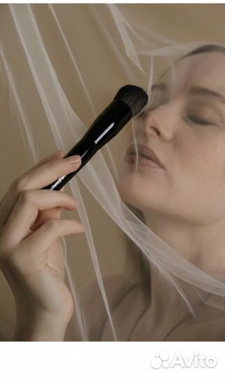 Кисть для макияжа