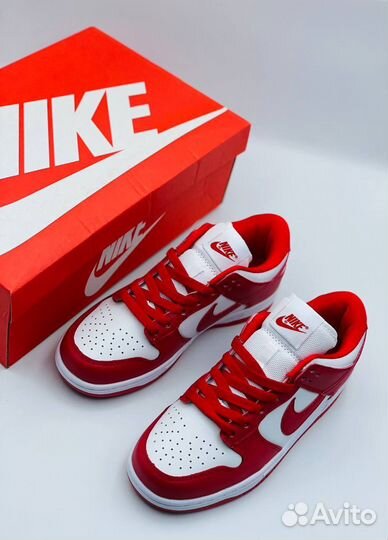 Nike sb dunk low red