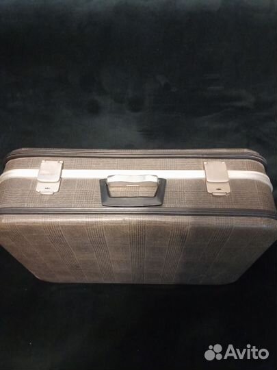 Чемодан жёсткий 570+420+180