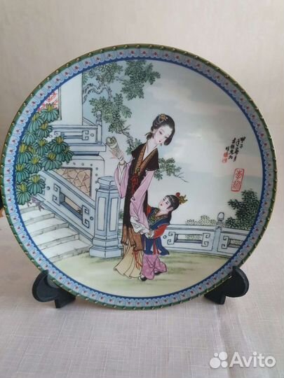 Фарфор: китайская тарелка с подставкой