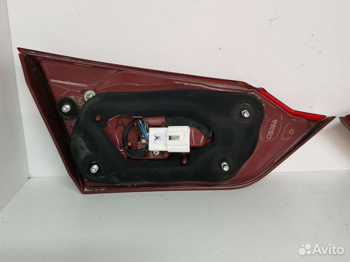 Фрнари в крышку багажника Infiniti Q 50