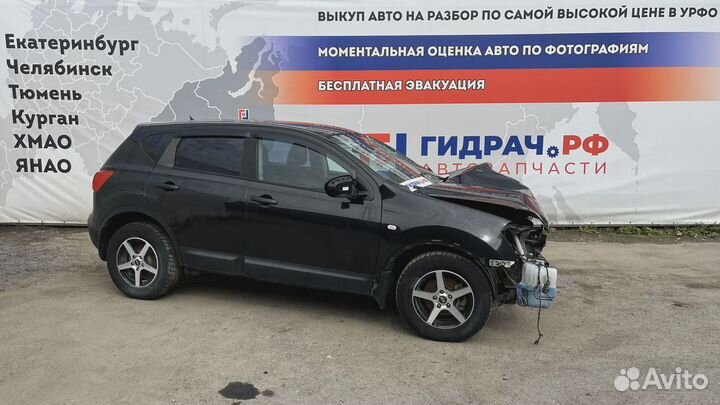 Ручка двери наружная правая Nissan Qashqai (J10)