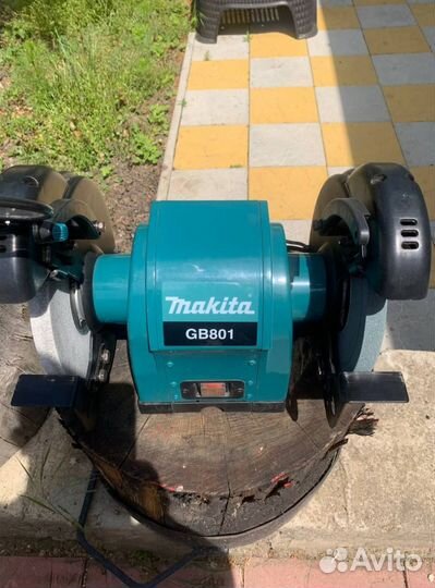 Продам Точильный станок Makita GB801