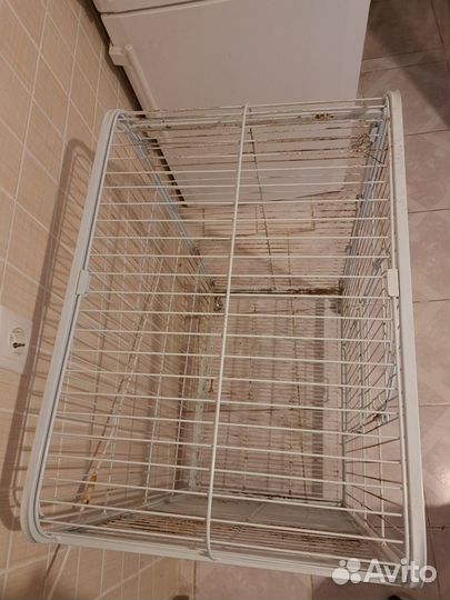 Клетка большая на колесах (шиншиллы, попугаи)