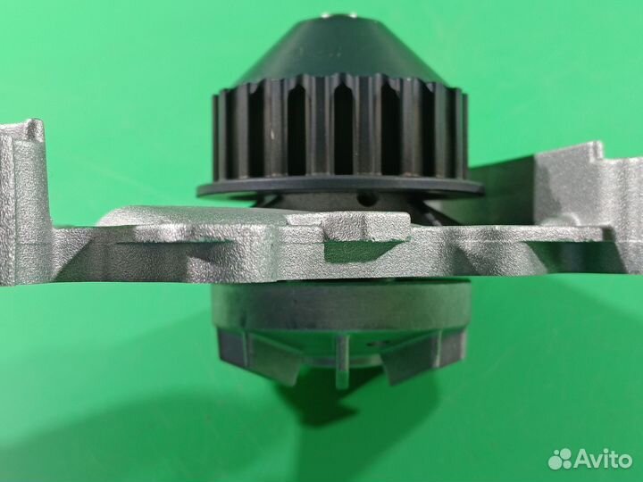 Помпа для Renault Logan