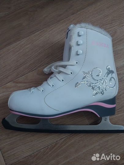 Коньки фигурные женские 40 размер