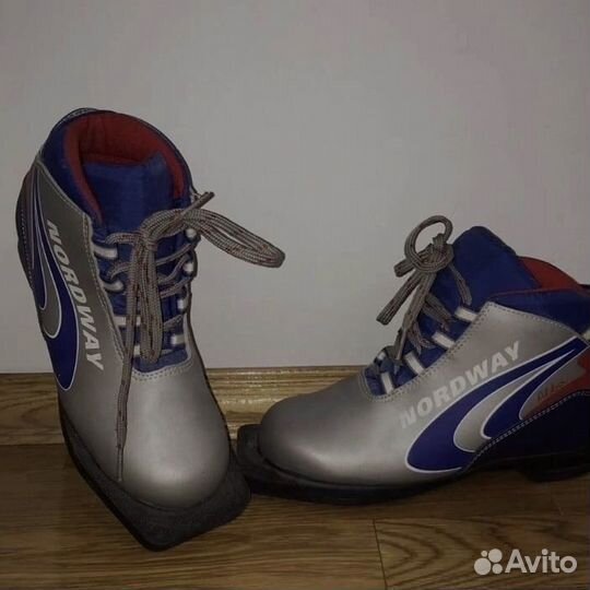 Лыжные ботинки