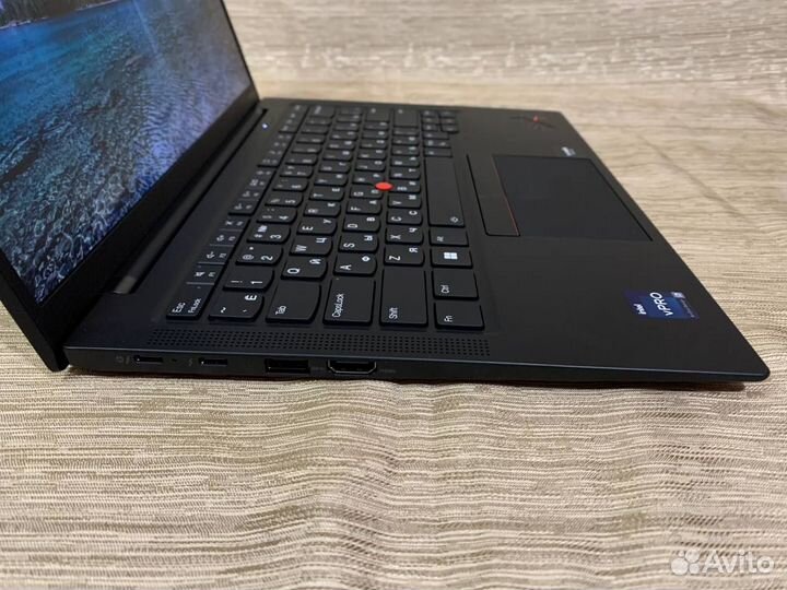ThinkPad X1 Carbon Gen10 i7-1270P/16/1TB Как Новый