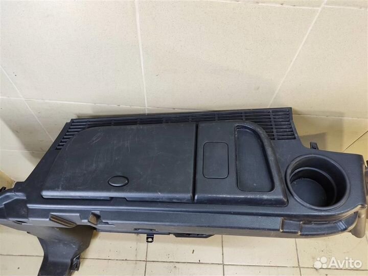 Обшивка багажника левая Land Rover Discovery 4 20