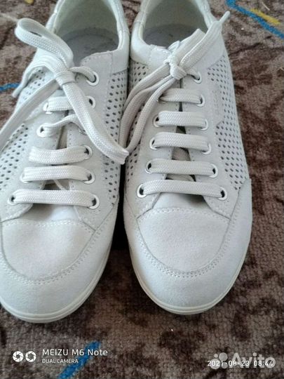 Кроссовки женские 38 размер оригинал фирма Геокс И