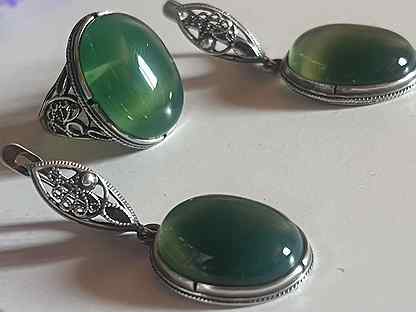 Серьги и кольцо с зеленым агатом