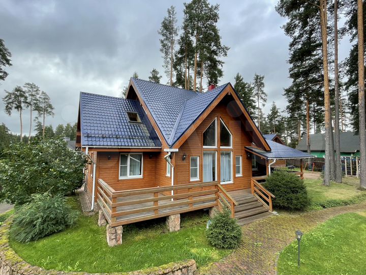 Коттедж 217 м² на участке 30 сот.