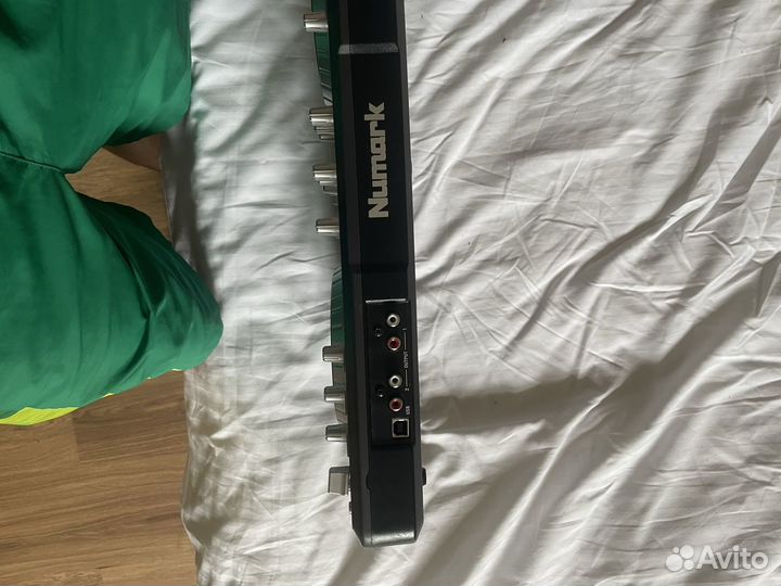 Dj контроллер numark mixtrack