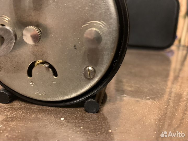 Часы будильник thiel