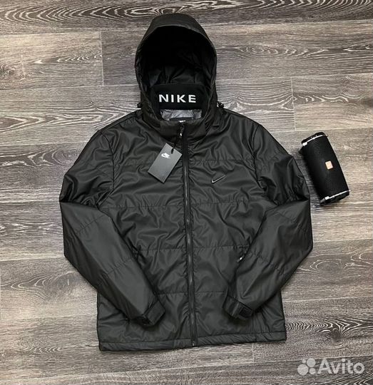 Демисезонные куртки Nike модные