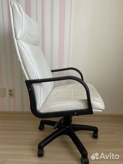 Офисное кресло руководителя бу