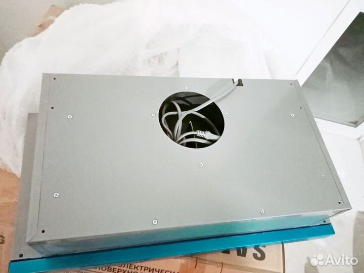 Вытяжка для кухни 60 см новая