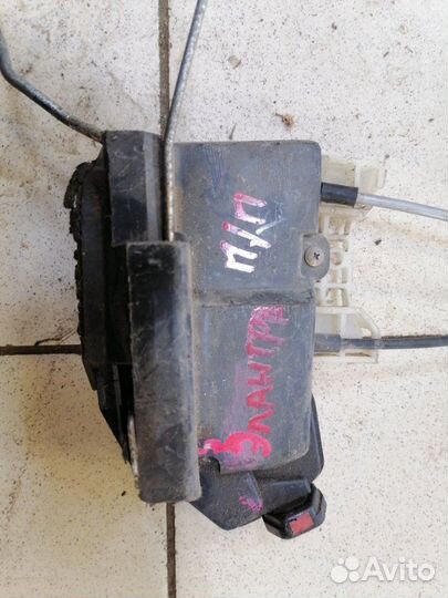 Замок дверной передний правый Hyundai Elantra XD